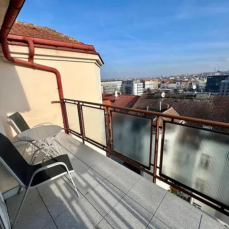 Cozy With Panorama View * Prága